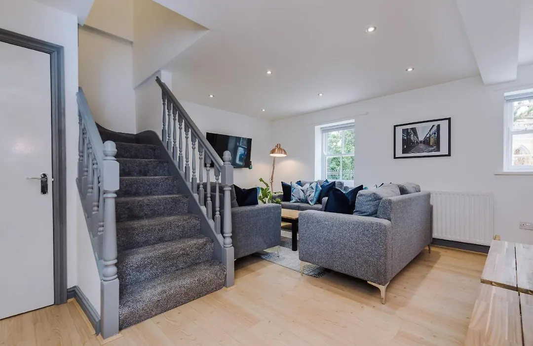 Host & Stay - The Roscoe Coach House-1